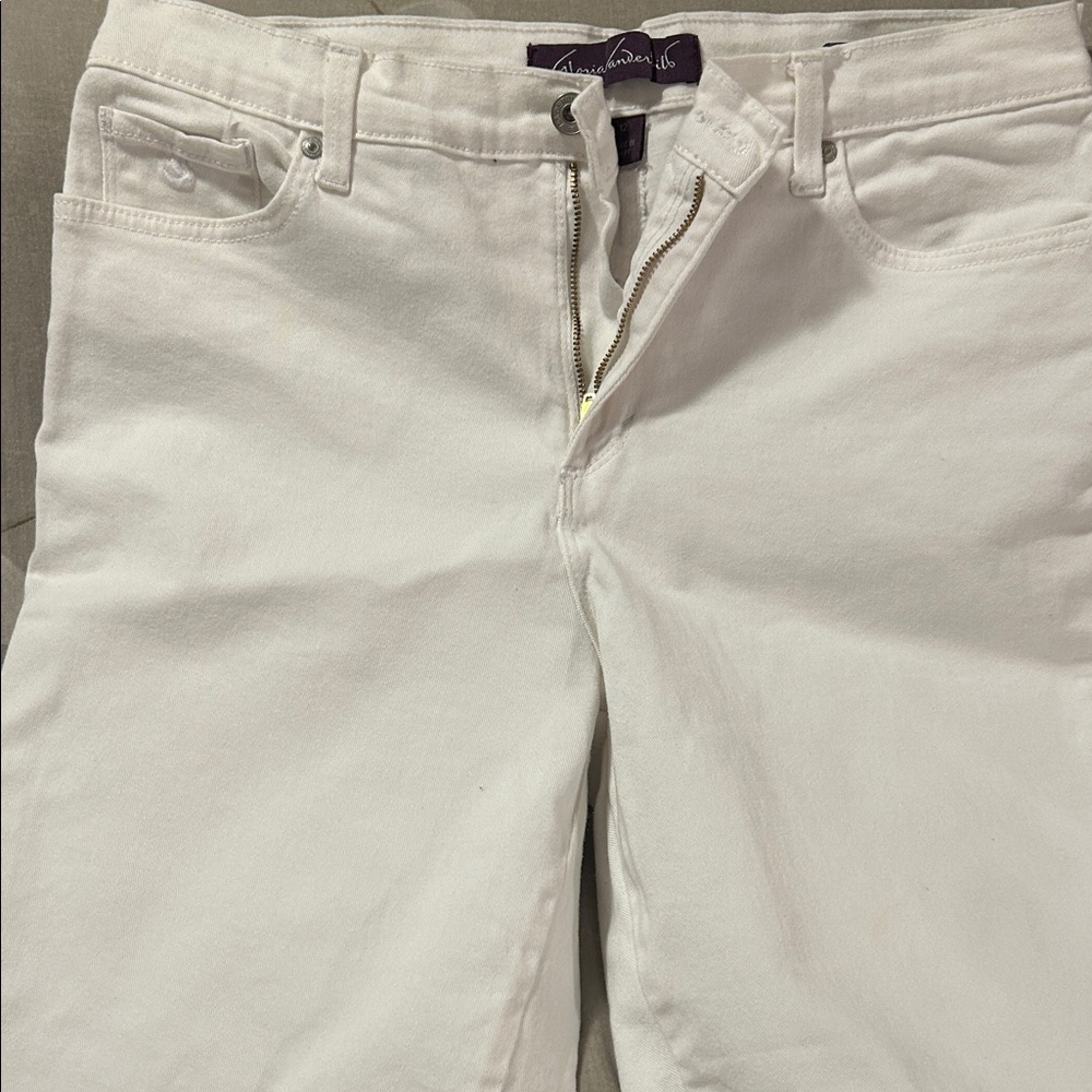Gloria Vanderbilt Women's Straight Leg Jeans - White